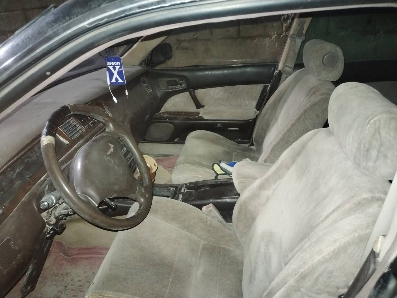 السلام عليكم ورحمة الله سياره بطه مكفوله كص ونقل رقم دولي ال2027 باتري جديد طخم تاير جديد حداديه 80ب100 بدى شوف العين ما بي أي اخياس السعر (33)العنوان البصره الزبير الرقم (***********) باقي التفاصيل اتصال
