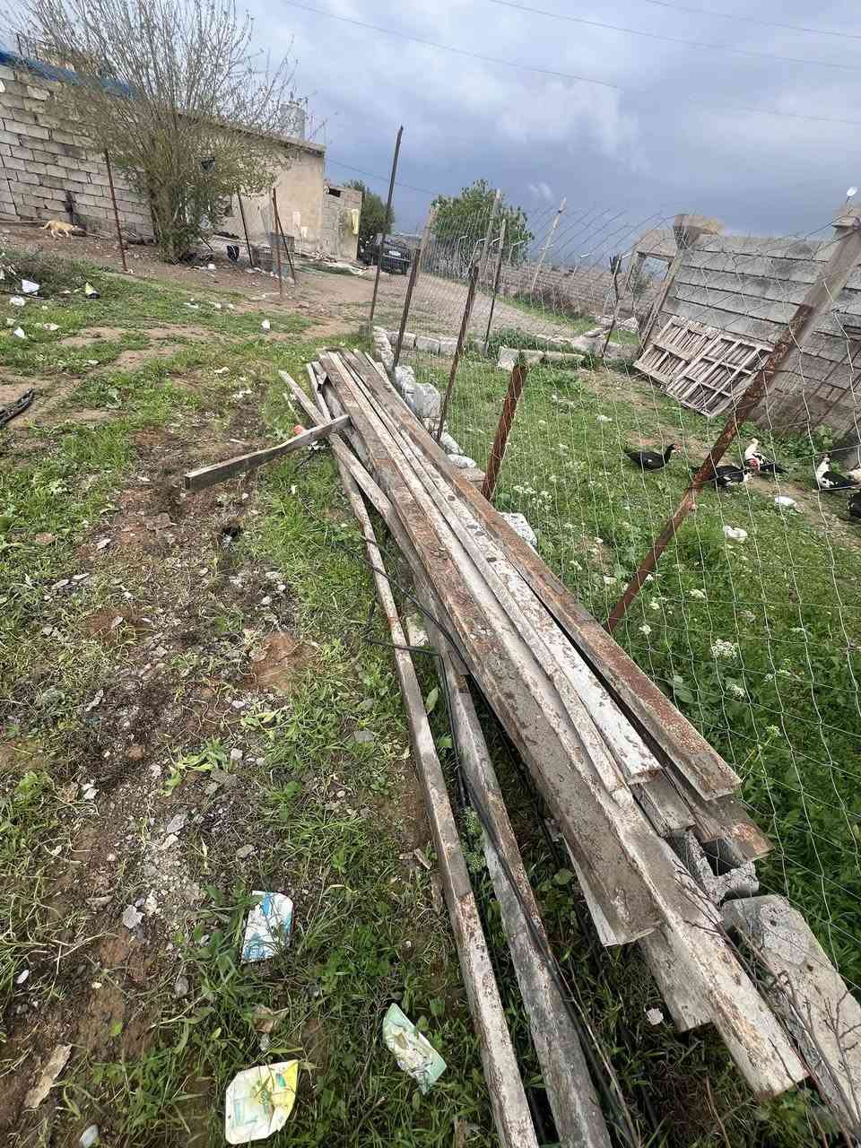 شيلامانات عدد تقريبن 20 نضافتهن كدام العين تفحص وتاخذ سعر اتصل ماجاوب خاص 

***********
