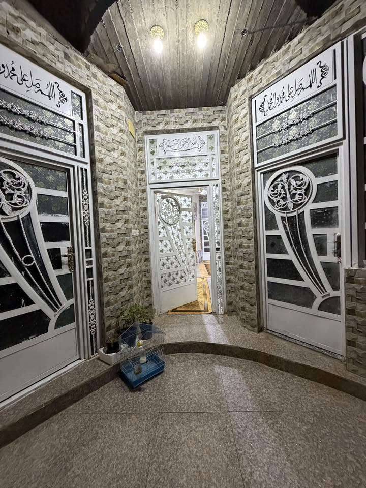 بيت في الناصريه مدينه الصدر للبيع مساحه 125 
للستفسار ***********
