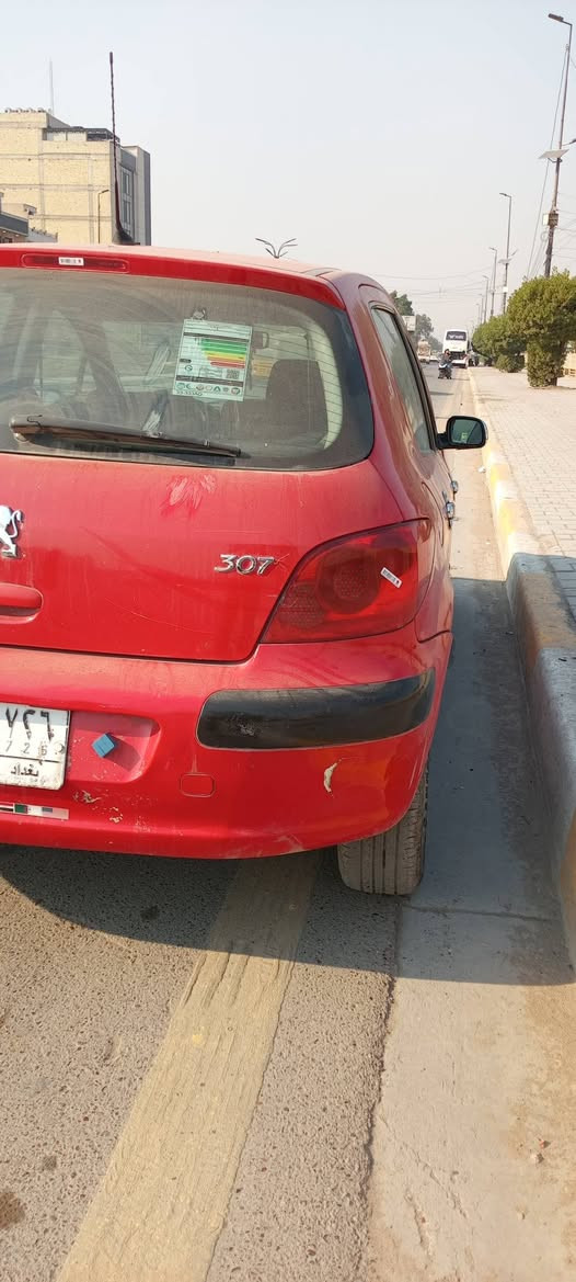 بيع مستعجل
السلام عليكم بيجو فرنسي للبيع 2006
نوعيه 307 جديده ومكفوله كفاله عامه من الصبغ والضربه
رقم بغداد الالماني مصفره غرامات تحويل ثاني يوم 
كير ومحرك محور كورلا جدد
صدر امامي خلفي تخم تاير جديد 
تبريد تدفئه شغال 
مكان السياره بغداد حي اور السعر42 وبيهه مجال 
للاتصال ***********
