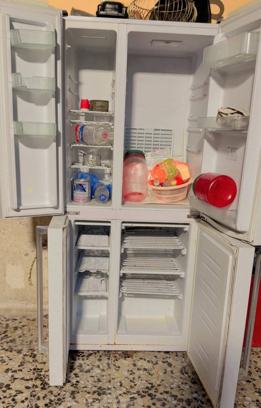 ثلاجه للبيع السعر ٥٠٠ الف بغداد موبايل ***********
