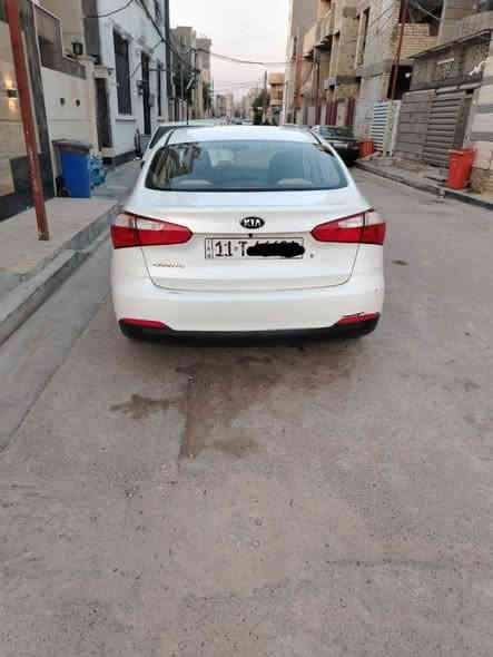 السلام عليكم سيراتو للبيع موديل 2015
صدر امامي خلفي جديد 
سنويه جديده لل2029 بأسمي رقم بغداد 
ماشيه 179 الف 
السعر 120 وبيها مجال 
مكان العامريه او ابو غريب 
***********
