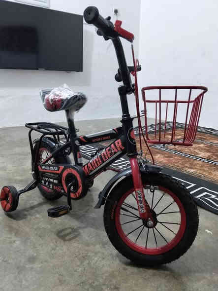 سلام عليكم
بايسكل اطفال 

حجم 12
أسبوع مستعمل 
بل لايلون جديد
السعر خاص 
إلي مو شراي 
لايراسل 
***********واتساب
