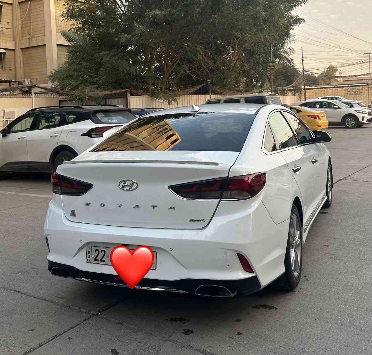 سلام عليكم سوناتا موديل 2018 سبورت وراد امريكي حادثه قبق صندوف وشويه من جاملغ خلفي وبل عراق بيه صبغ بنيد مال تكشير وعندي صورته قبل صبغ سياره بدون ايرباك سياره نضيفه جدا فول مواصفات كشن جلد كشن كهرباء مري شفط فتحه سقف شاشه كبيره كامره حساسات تكم ستيرن جهتين بك لايت لد ستيرن تي رياضي شفتات ستيرن تدفئه بل كشنات بصمه تشغيل بصمه ابواب محرك 2400 دبل صالصنه عداد رياضي وبعد بيه مواصفات مكاني بغداد 
 سعر 123 رقمي ***********
