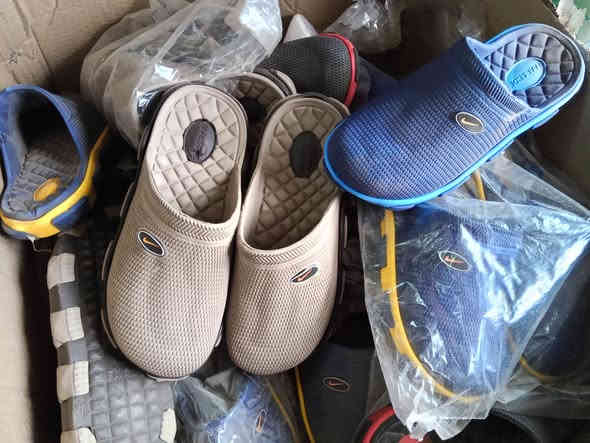 السلام عليكم...
تم وصول بضاعه جديده جميع الاحجام والالوان ...
رجالي..شبابي..ولادي..
نسائي..بناتي..اطفال..
جواريب..
اسعار مناسبة...العنوان السيدحمد مقابل مركز الشرطة..***********
