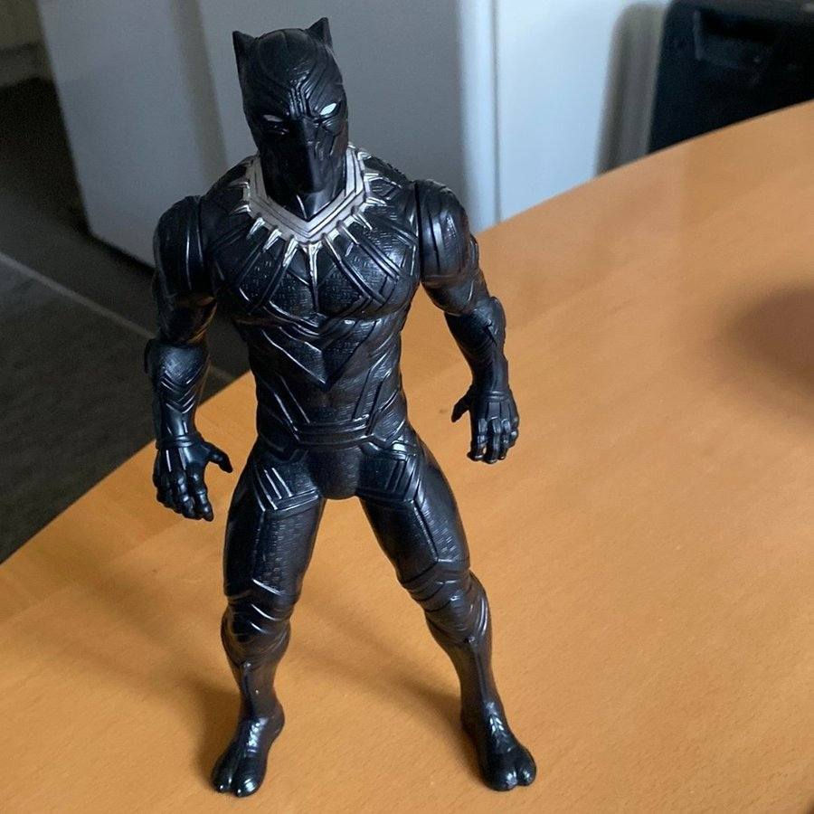 قطعة جميلة بهذا الشكل لشخصية Black Panther من عالم مارفل
الطول: 25 سم 

مفصلي أيديه تتحرك 

مختوم من شركة Hasbro 

فقط ما بي كارتونة وقطعة نضيفة 

السعر:20 الف 

يوجد توصيل إلى كافة محافظات العراق (5) الف


**إذا كنت صاحب هذا الإعلان وتريد حذفه لأي سبب، رجاءا أرسل رسالة إلى الدعم الفني**