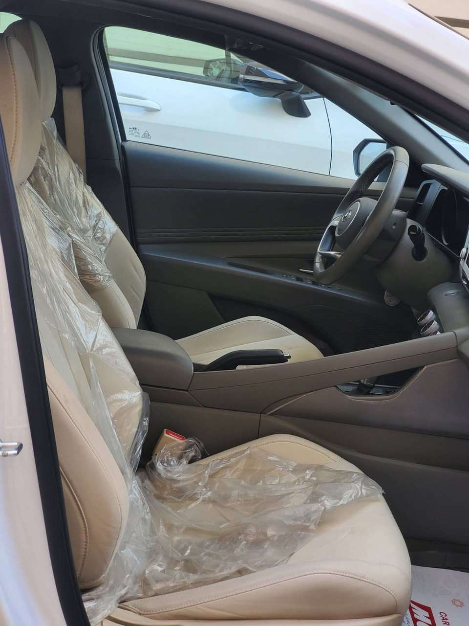 السلام عليكم
هونداي النترا خليجي موديل 23 مكفوله من الصبغ والبارد
ماشيه 22 الف فول مواصفات مكاني بغداد / حي العدل
سعرها 16500$ وبيه مجال بسيط
للتواصل ***********
