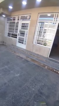 للايجار في حي الجامعه بغداد طابق ارضي ٢نوم وصاله ومطبخ وهول وكراج وترك...