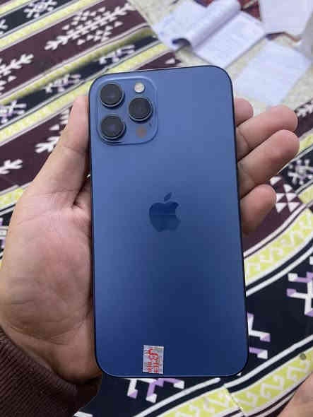 ايفون امريكي بلادي ما ملعوب بي برغي بطارية ٨٨ وهاذ رقمي ***********
