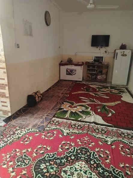 السلام عليكم دار للبيع ورديه خارج خلف معمل ابو كيره بيت كامل يحتوي عل 3غرف6×4 واستقبال  7×4وهول7×4 +هول ثاني مطبخ 4×4مجمع صحيات طابق ثاني وطابق اول البيت طابقين خدمات كامله ماء +كهرباء +انترنيت ضوئي مابيه اي نقص شارع 6امتار مساحه البيت 180متر يبعد عن التبليط 200متر الطابق الاول صب كونكريت والطابق الثاني سنوديج السعر 68وبيه مجال 
رقم الهاتف ***********
رقم الهاتف ***********
