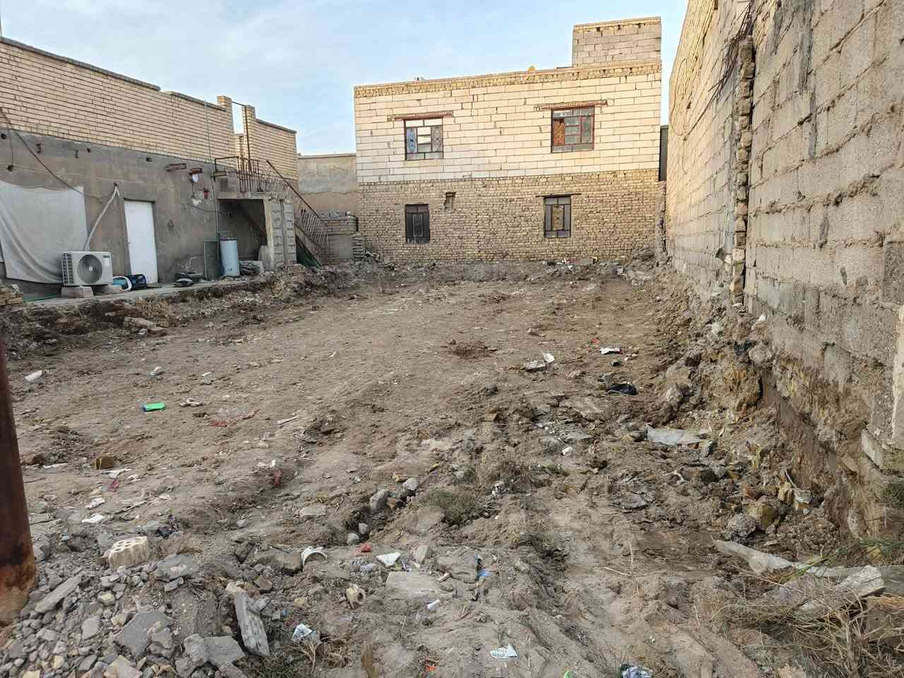 السلام عليكم ...
🏚️((( يعلن مكتب المنتظر للعقار عن وجود  🏠  قطعه البيع)))) طابو العنوان قرب القسم الداخلي المساحة 200مداور ثاني يوم 
اللا ستفسارالاتصال ***********
