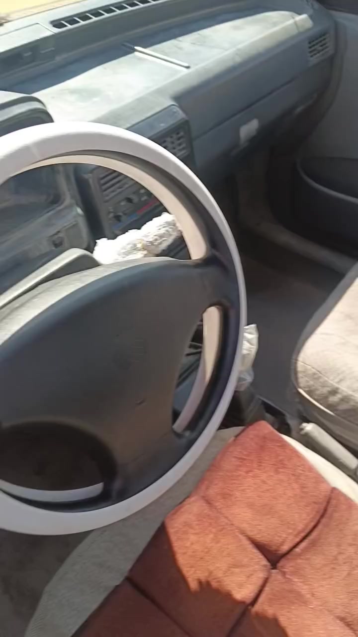 سايبة البيع مصفرة هية وغرامات سنوية 27 راعية يريد تحويل مكينة وكير خير من اللة بس عدي الرابع يفلت سعر 16 و مراوس مكاني م قصر ***********
