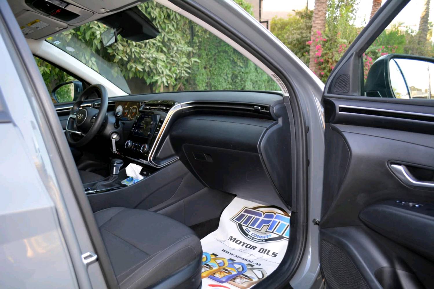 توسان امريكي مواصفات se موديل 2024 لون اسمنتي مميز رقم بغداد بأسمي 
 ماشية 18000 كم محرك 2500 ضرر قرب الرقم منطقة صغيرة بالصندوق بدون ايرباك.. 
مكان ديالى بعقوبة 