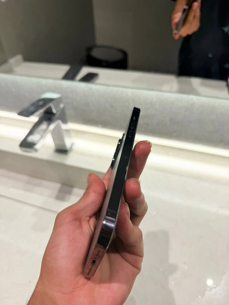 ‏iPhone 14 Pro Max تلفون جهاز نضيف  السعر 800 وبي مجال  رقمي واتساب جاوب ***********
