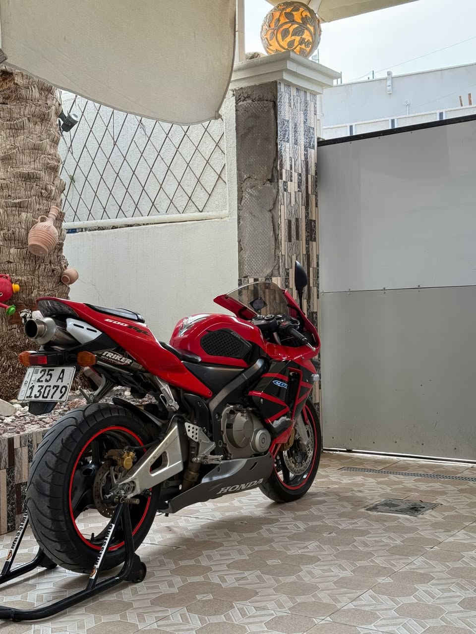 دراجة cbr 600 rr موديل ٢٠٠٤ رقم وسنوية كركوك ب اسم صاحب الدراجة مشروع وطني تحويل ثاني يوم الدراجة جديدة كل شي ما عايزه دهن جديد وكلش مداريه اصلا مايطلع بيه مكان الدراجة الانبار - قضاء هيت للتواصل حصرا واتس على الرقم / ***********
