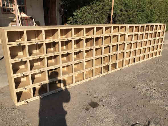 سلام عليكم 
شغل حسب طلب كشوانيات 
مال حمام هم اشتغل لدجاج 
القياسات كل مربع
أرتفاع 25سم
العرض30سم
النزال30 سم
شغل جميع خانات كشوانيات خانات ابراج 
عطلب العنوان كركوك قرب جسر ولاده 
***********
