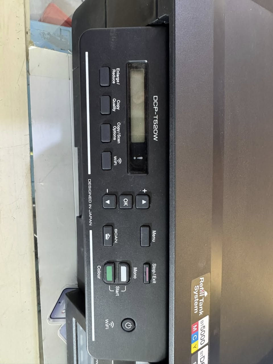 السلام عليكم طابعة برذر T520 الطابعه جديده على الفحص والضمان  واي فاي تنربط على الجهاز  وشاشه رايدها 150 مكاني حله ***********
