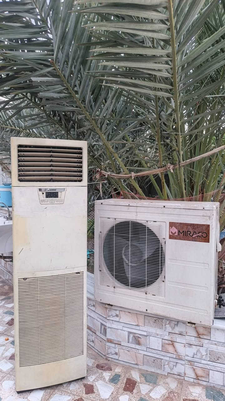 سبلت كنتوري حجم طنين طنين ونص ماركة ميراكو الكمبريسر مالته عاطل وغازه طيرته بيدي من فتحته مبدل كارت جوكر ايضا السعر المطلوب ٣٥٠ الف دينار نقصه فقط ضاغط وغاز  للاستفسار اكثر *********** علواتساب 
مكاني كوفة شارع معمل اسمنت الكوفة
