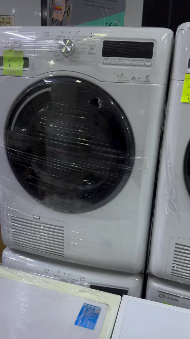 مجففات ملابس تجفف الملابس وتكوي 
٢٧٥ الف مع التوصيل 
***********
***********
 #غسالات #مجففات #اوربيه #eh #اصليه #ملابس
