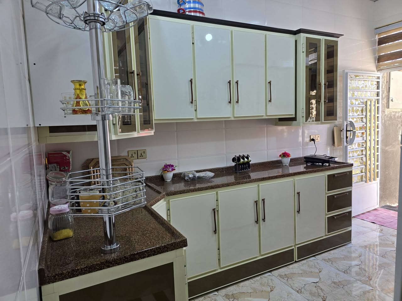 السلام عليكم مشتمل للبيع
حي ذويب ثاني مساحة 120
خدمات كاملة استفسار اكثر
***********مكلف بلنشر مكلف بلنشر
