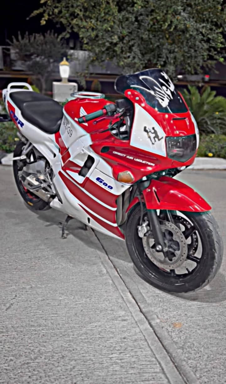 بطح 600 f2 كفاله عامه من تاير تاير كبس مكينه وكير بشرط قوه بشرط كهربائيات كله نضيف سعر خاص مكاني اربيل .. ***********
