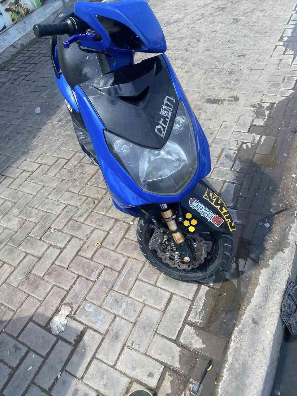 ***********
