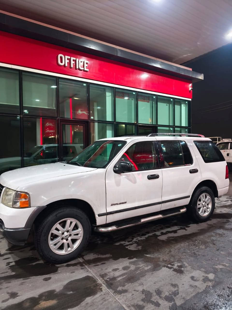 السلام عليكم
فورد اكسبلور 
موديل /2004
محرك 6 سلندر /4000
سنوية لل2030 لوحات جديده اربيل بأسمي سياره 
 السياره موضحه بالصور كذلك 
السعر 75 
للاستفسار ***********
