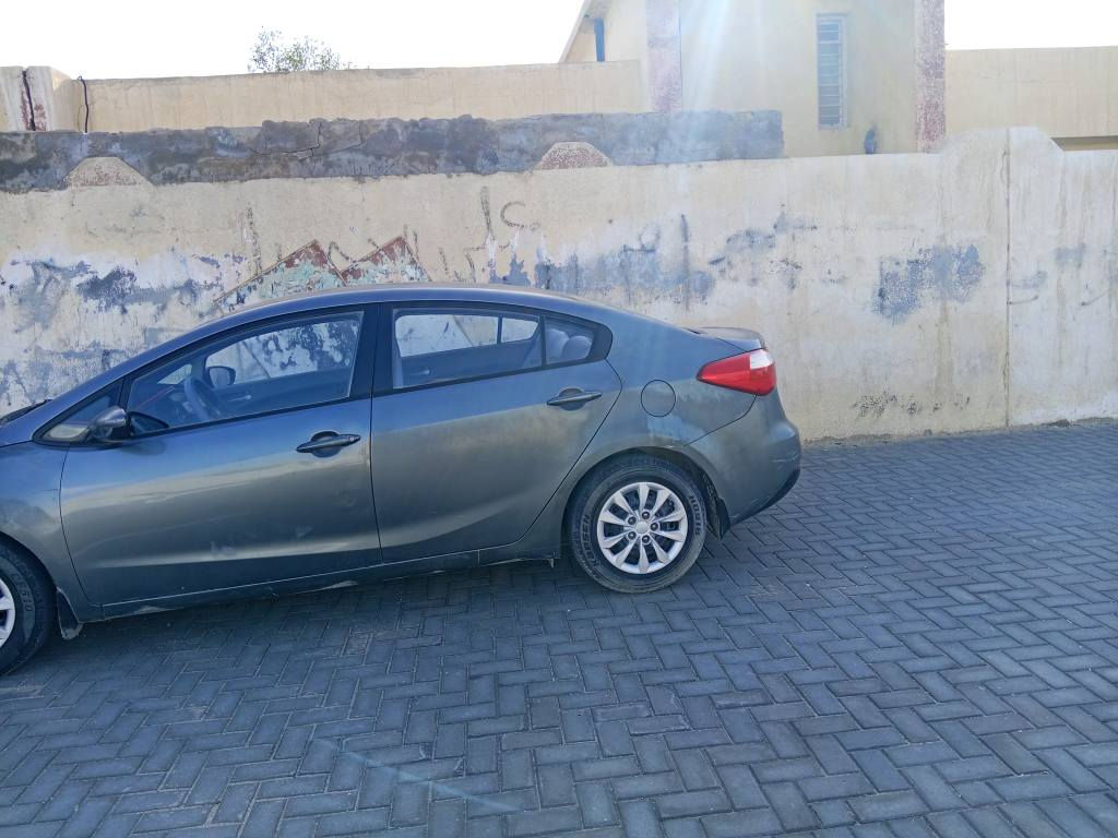 سلام عليكم سيراتو 2015 رقم ذي قار تحويل 
السياره بيها ضربه جاملغ امامي فقط وبيها جراد 
محرك كير تبريد كفاله 
مكان السياره بصره 
السعر 83
***********
*********** البصرة, العراق
