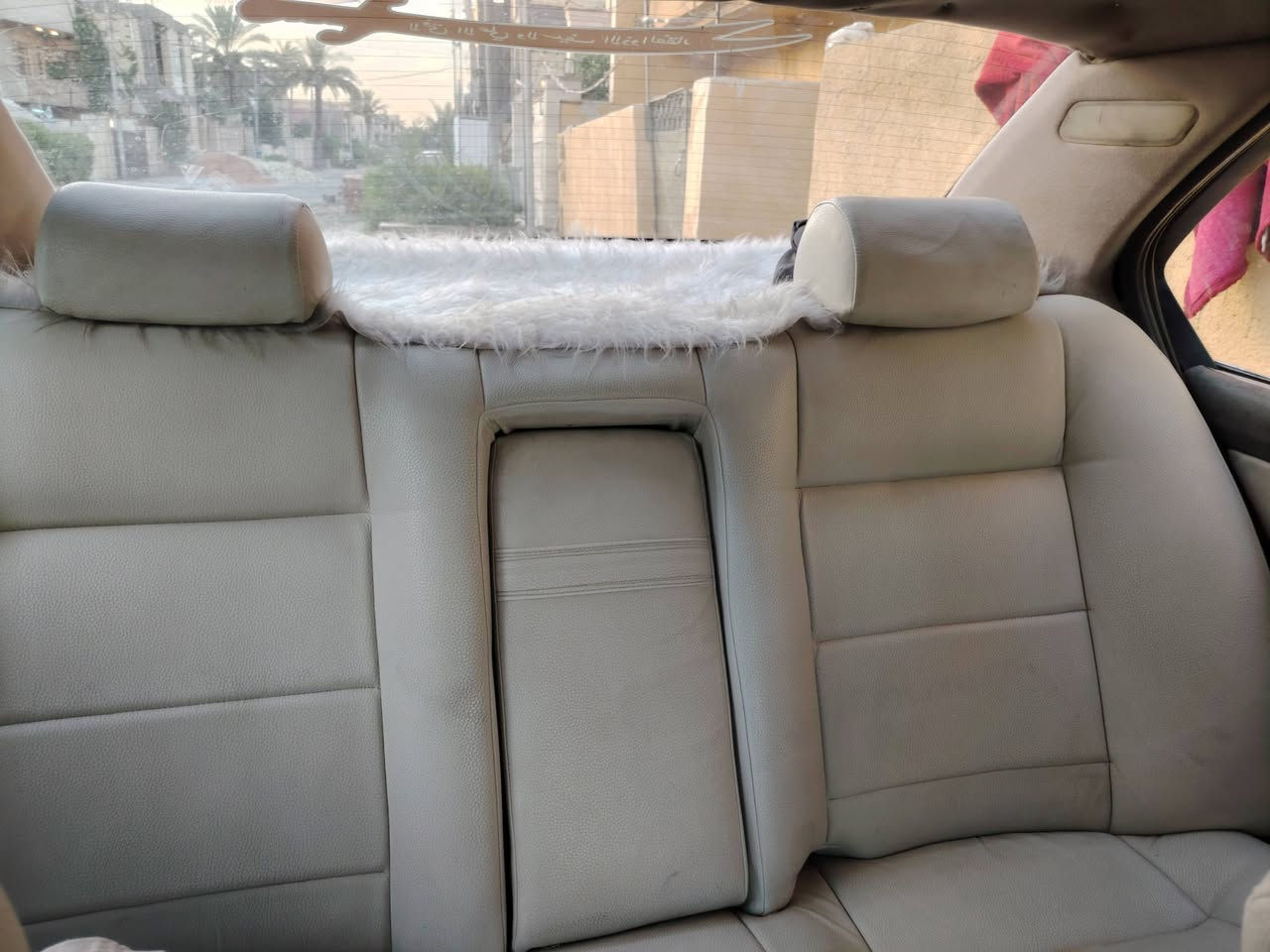 بي ام مديل 91سياره جاهز من كلشي نقص تبريد فقط حداديه صدر كله جديد بيه تخم تاير جدد فتحه شغاله 
كير ومحرك خير من الله وحلوات لاتنقيص ولاتبخير سياره اوتوماتيك سعر 60وبيه مجال لطيبين مكاني بغداد المنصور ***********
