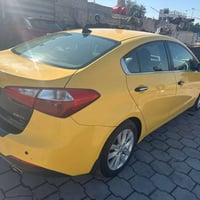 السعر 100 فورتي 2015 وارد امريكي حادثها بس خشم الجاملغ الامامي بدون دو...