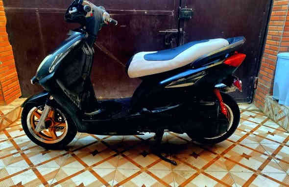 السلام عليكم دراجه للبيع سگنس ياباني
مكينه مزوده 58 ونص هااون 
شغاله سلف شلعه ومعدل يخبلان  
كهربائيات كلها شغاله. منضومت زنون عالي ناصي رماش. اشاير. كلوب رماش خلفي 
وياله مزوده مشيف الثقيل شكل نجمه زهبي وستيل 
مزوده نظام كلجات رياضي درجه اولا 
دبلات مزوده خلفي وامامي
صالنصه رياضي قطعتين صوت رعب كلش حلو 
يدات سكليتر مزودات. ستان نص وصفح 
دراجه كامله من كلشي بس كفر شويه تعبان يرادله ترتيبات بسيطه. 
سعر  :300 وبيها مجال  متوازي كلش على بيعتها 
مكاني: كربلاء البوبيات 
الرقم؛ ***********.
ماعندك رصيد تصل على الويتساب 
ماموجود خاص.
