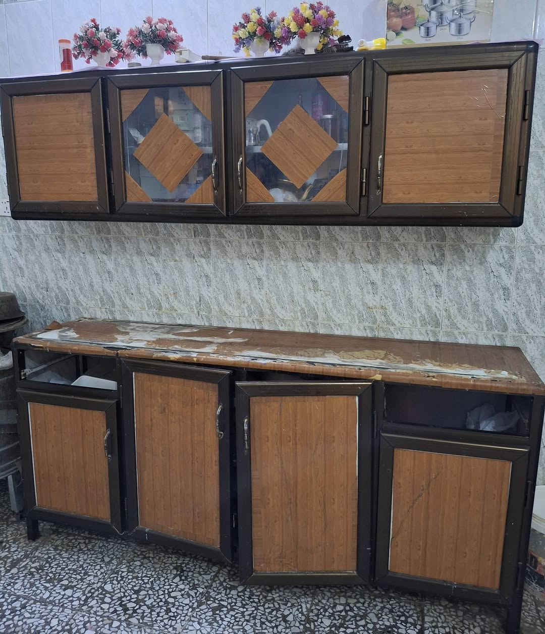 ثلاجه كبيره شرط التجميد ٣٥٠
سنك متر ونص مرمر ١٥٠
كاونتر ١٥٠
***********
