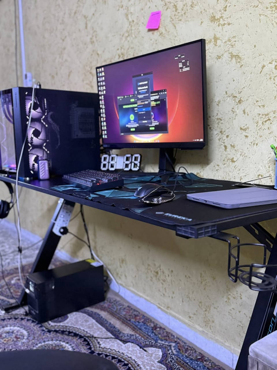 رقم التلفون ***********
 سلام عليكم من رخصت الادمن بي سي للبيع مواصفات. 1- شاشه g5 165hz 2k 27 ing 
2_ بور سبلاي Tg 850-w gold ابيض
Ls 720ml se _3 
4_مذربورد  gygabyate x870e wifi 
5 _ رام 32 ddr5 6400hz 
ups farber 3ka _6
7_ مساحه التخزين c/d/e مساحه 1500g ssd 
طبعا السعر 2مليون دينار عراقي وبيهه مجال للتفاوض بسيط جدا رقم التلفون:***********
