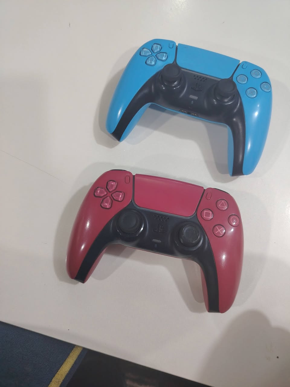 السلام عليكم ورحمة الله وبركاتة  بلي  فايف فات  نظيف ومرتب ذاكره 600 وكسر مع
قرص ايلدن رنق  و جويستك  2  للبيع   قيم وخلي سعرك


**إذا كنت صاحب هذا الإعلان وتريد حذفه لأي سبب، رجاءا أرسل رسالة إلى الدعم الفني**