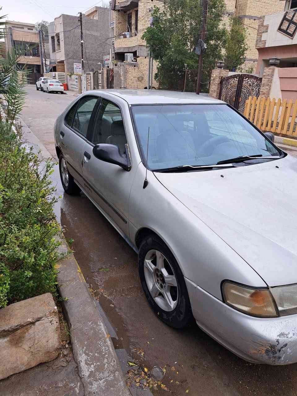 السلام عليكم 
نيسان موديل ٩٧ أيسر بلاد كير اوتوماتيك 
السيارة مسمكرة مابيهه خياسات 
التبريد لطش الكمبريسر 
الدبل الأمامي الأيمن تعبان هو والخلفي الأيمن
المحرك بي صوت ضاغطه وزنجيل 
ومشط الستيرن بي نضوح
كشن السايق والتنته تعبانه
السنوية سقطت صارلها شهرين
السيارة بأسمي ومكانها بغداد حي التراث
السعر ٣٦ وبيهه مجال بسيط
***********
