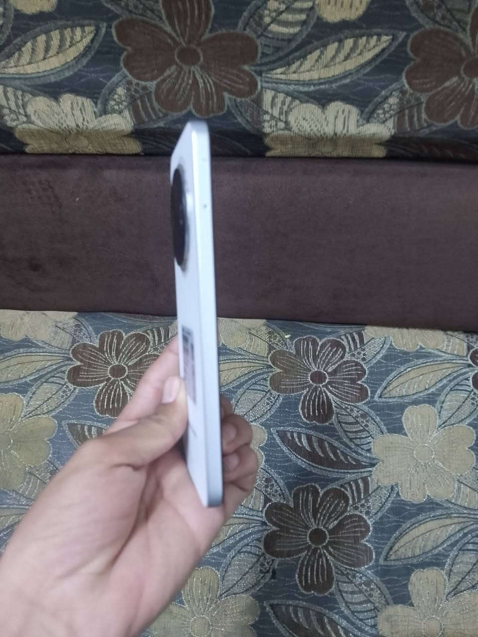 سلام عليكم جهاز نضيف صارلك سبوع من مستخدمه جديد تكنو ذاكره 128 بوبجي 90 فريم السعر 160 الرقم ***********
