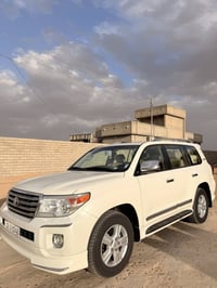 لاندكروز GXR 2015 مكفوله كفالة عامه حتى الدعاميات رقم أربيل  هزة جديده...