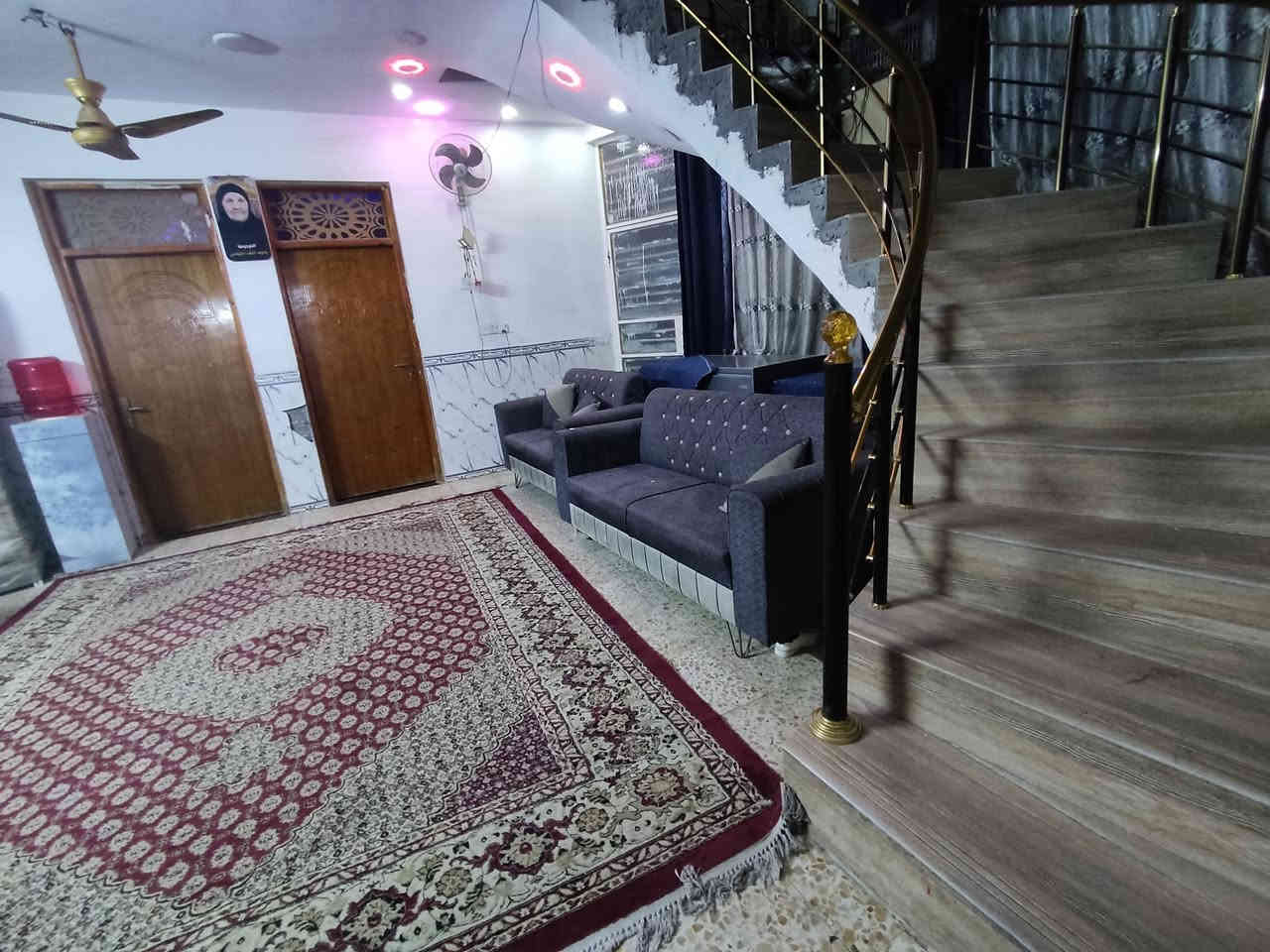 السلام عليكم  دار للبيع 200 متر طابق واحد جديد سند 25 كافت خدمات بغداد الكمالية كاع ابو رشاد بل بداية ***********
