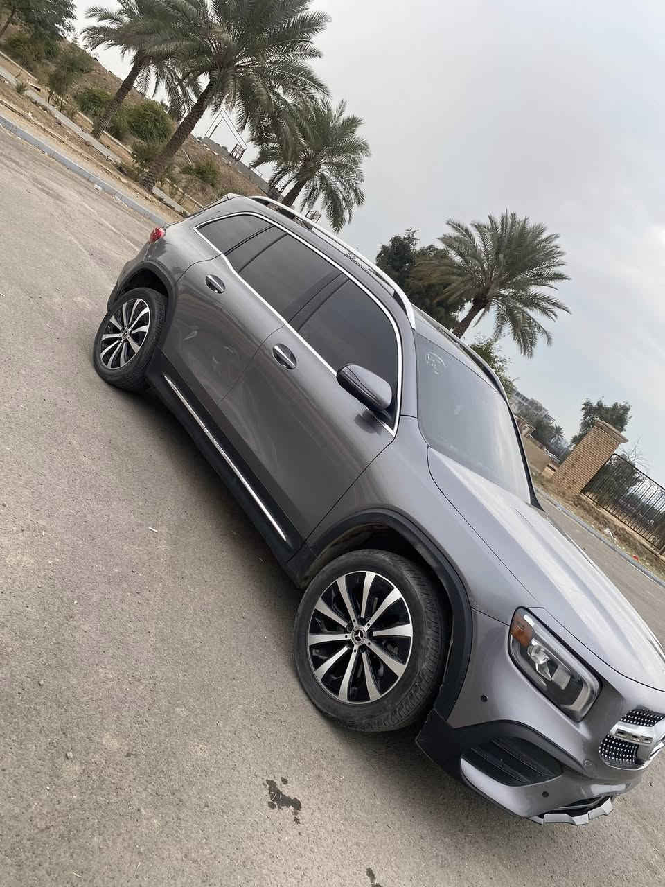 مرسيدس2023  GLB 250 فوووول مواصفات
حادث :- جاملغ خلفي + باب الصندوك
بدون ايرباك 100/100 سليمة 
سيارة بدون لوحات

————————————————-
مواصفات 1/1 فول فول 
بصمه 
بانوراما 
صندوق شفت كهربائي 
تبريد مركزي 
كشن جلد 
كشن هيتر 
شاشه كبيره كاميرا 
مرايا اشاره كهربائي 
شاشه الاكتروني 
رادار امامي 
رادار خلفي 
حساسات خلفيه 
العنوان :- بغداد 
————————————

السعر 275$

***********
