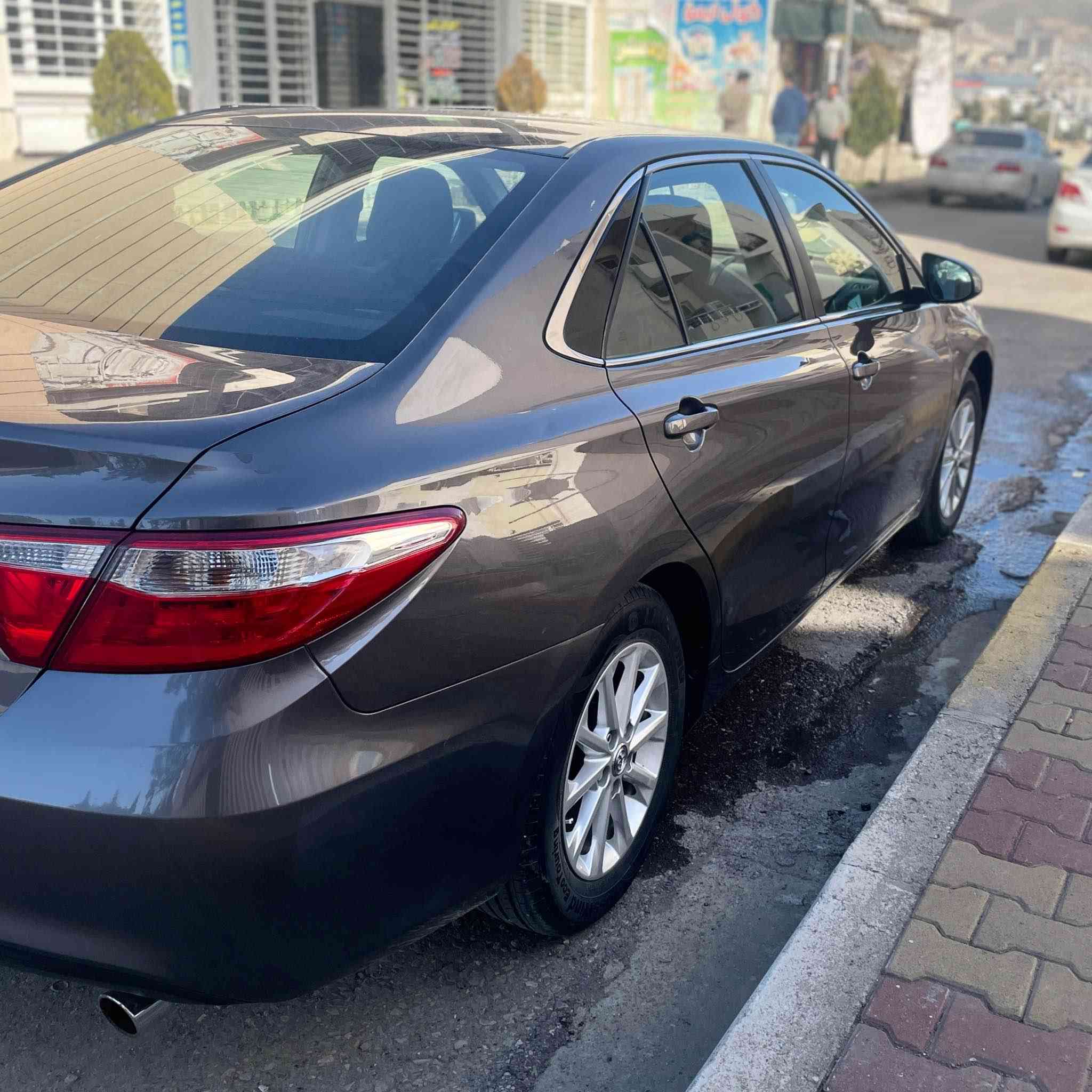 تؤيوّتا كامرى : موديل 2016 بوّ فروّشتن.  دوو پارچەی بۆیاخە  مواسهفات LE تمنها 49 هەزار ڕۆشتوە مایل بەشەرتی فەحس گێڕو مەکینە تەبرید ڕێگەواو بان سەنەوی بەشرت تاێەی و ڕۆنو هادرۆلک تازە گۆڕاوە یەک دینار مەسرەفی تیانیە بۆ زانیاری زیاتر نامە بنیرە بۆ *********** السليمانية, العراق
