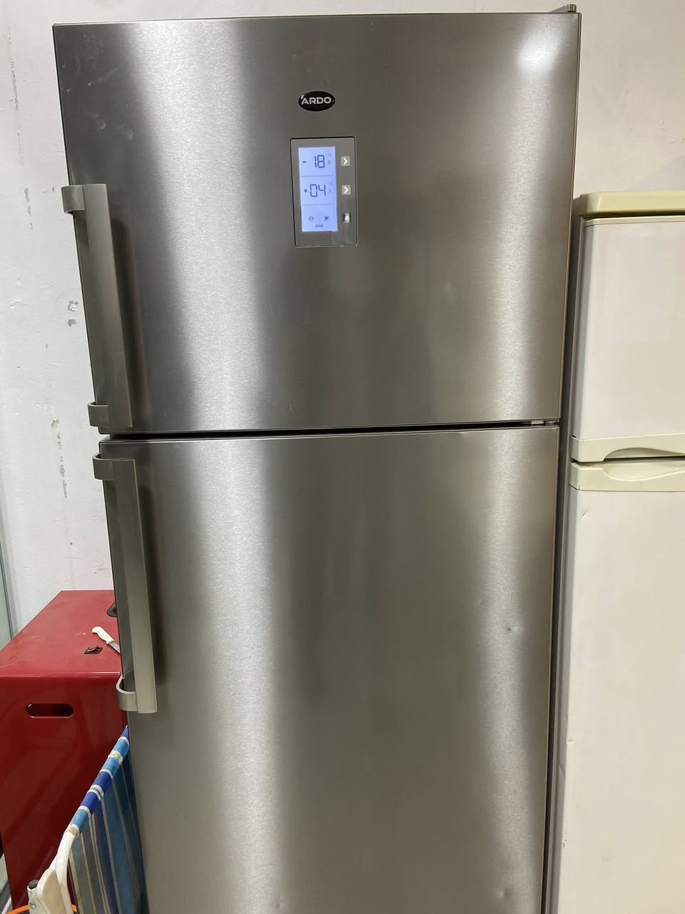 بسم الله
للبيع غراض مستعمله شي قليل 
للاستفسار (***********) واتساب
