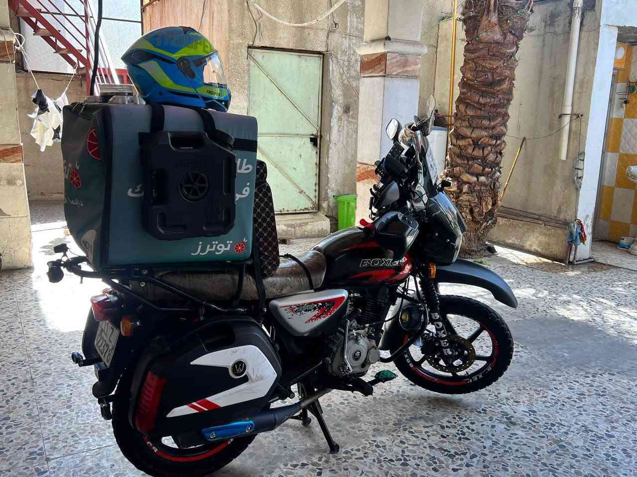 السلام عليكم 
دراجه بوكسر 
موديل ٢٣ 
نازله بل ٢٤ شهر ١٢
لدراجه كفاله عامه 
مثل ما واضح بل صوره
***********
