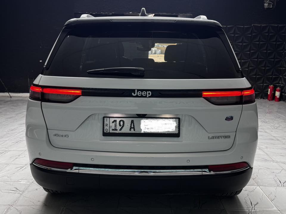 جيب شيروكي لمتدد موديل 24 سيارة حادثه فقط خشم الجاملغ السياره جديده بدون صبغ ماشيه 33 كم للاتصال ***********
