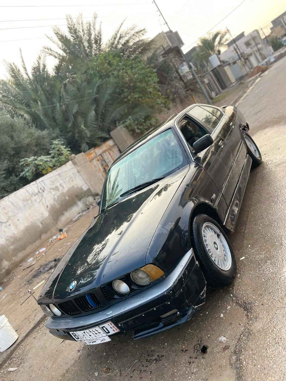 بي ام دبليو حجم 535 موديل 91 بجم عريض محرك وكير اوتو جدد سيارة رقم انبار ألماني شرط التحويل نواقصه/ دعاميه امامي خلفي  وصدر امامي خلفي وغرفه دوشمه الكشنات وصالنصه الهوائيه والوصطيه وكتفات الجام والسنتر لوك الي جوه كوشن الخلفي عاطل/ باتري جديد جامه اماميه وخلفيه جدد تم تخفيض السعر المطلوب ب 28 ورقة من الاخير وكلشي ذاكر ولتكلي شبيه مابيه بغداد الحريه تلفون ***********
