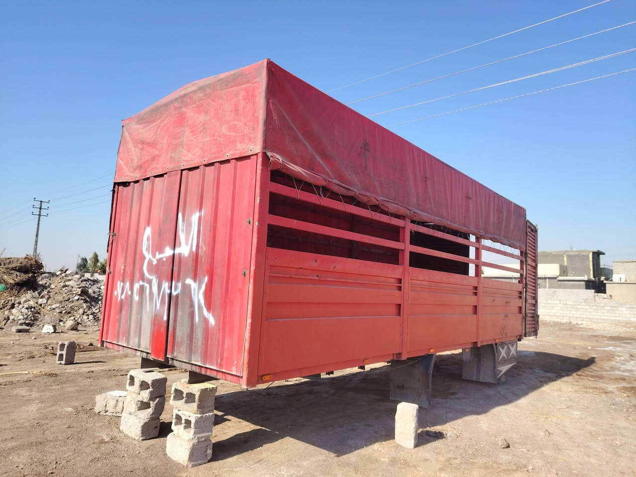 للبيع بدي حمداني طول ٧ ونص ارتفاع مترين و٦٥ عرض مترين و٦٠ بريص ٤متر و٨٠ تصال *********** مكان واسط الدبوني
