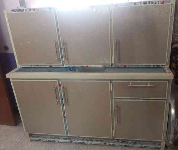 كاونتر للبيع جديد ما مستخدم اربع قطع ***********
