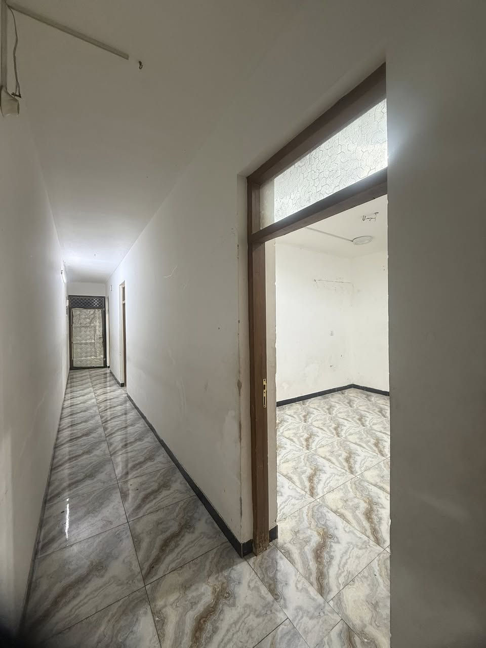 شقة للايجار 
٩٠ متر
طابق اول 
٣ غرف ومطبخ 
بناء حديث 
الموقع :الغزالية-ركن بداية سوق المائدة
السعر : ٥٥٠ الف  بيها مجال
للاستفسار:***********
