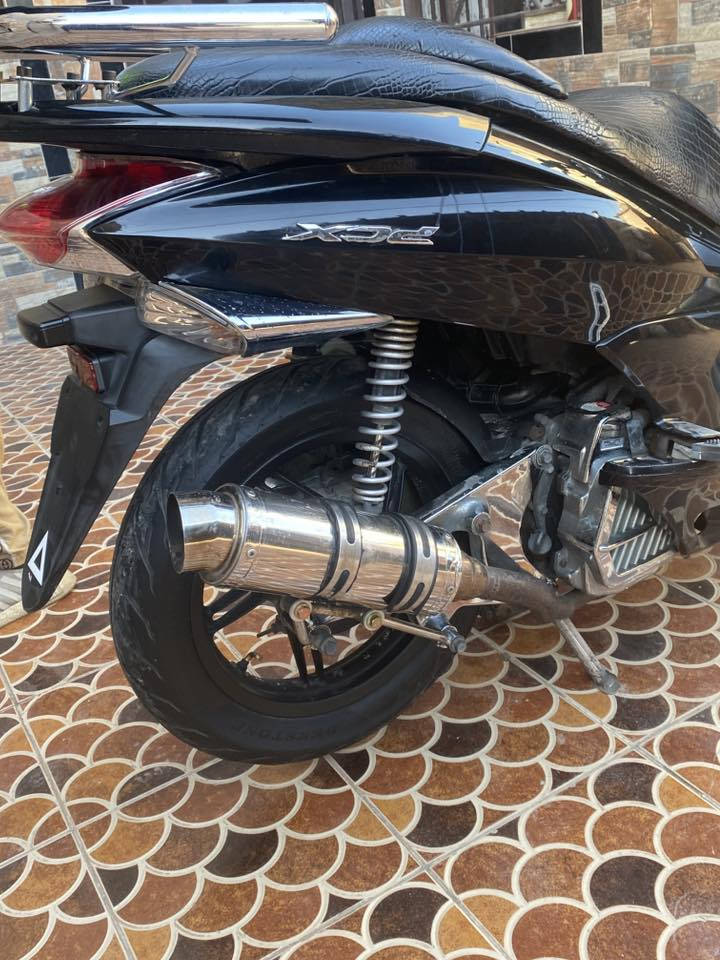 السلام عليكم للبيع دراجه pcx جيل الأول دراجه مال رمبه مديل 18 مآخذها رمبه عله أيدي مو بياع شراي حجم المكينه 150ياباني الأصلي دراجه ياباني الأصلي كامله من كلشي ستان كهربائي حساس ازدحام دراجه جديده بمعنه الكلمه ودراجه مزوده مال رمبه  وأحله امنل صوره دراجه مكينه وكهربأيان كفاله عامه اي نقص ما بيه السعر مليون و650 وبيه مجأل قليل اي استفسار ***********
