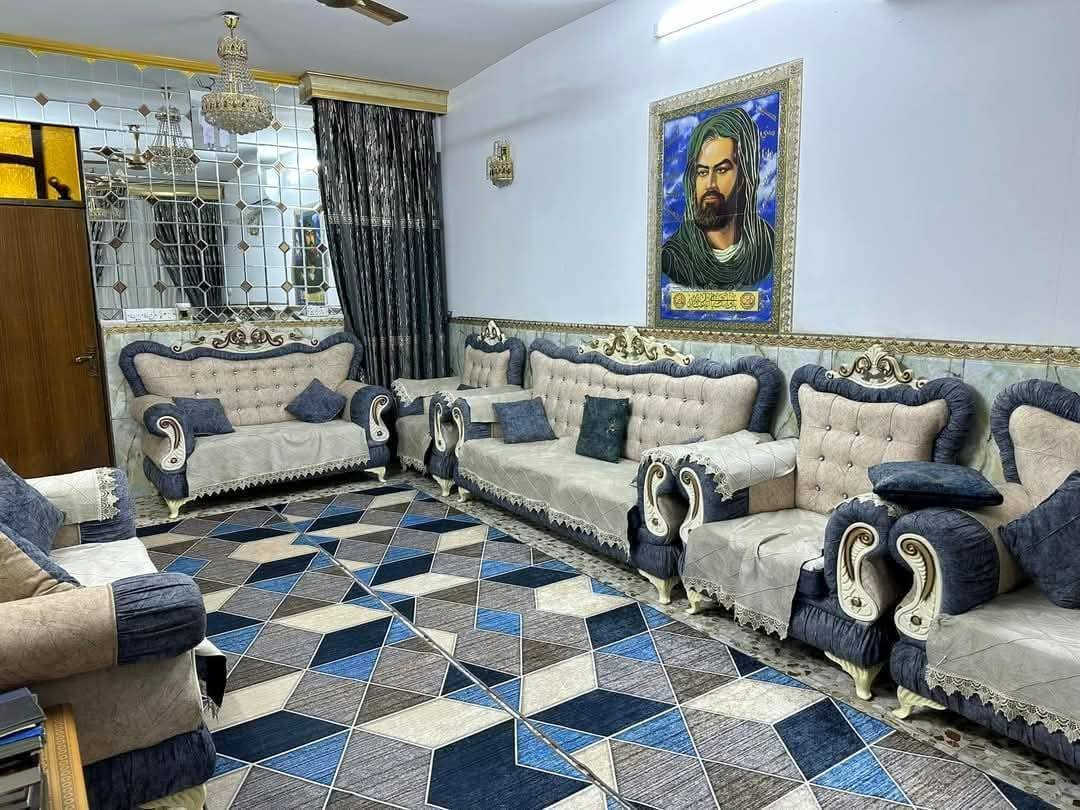 السلام عليكم الدار اللبيع
المساحه 144 
الدار اول بيت مقابل مدرسة 
مدينة الصدر قطاع 68
تفاصيل البيت 

الطابق لأول ستقبال مطبخ حمام خارجي. حولي 5متر غرفتين نوم حمام داخلي

الطابق الثاني 
غرف نوم 4
صاله 5متر
حمامه وتواليت 
 

طابق الثالث 
بيتونه 6متر
 
بناء جديد 

للاستفسار 
    ***********
