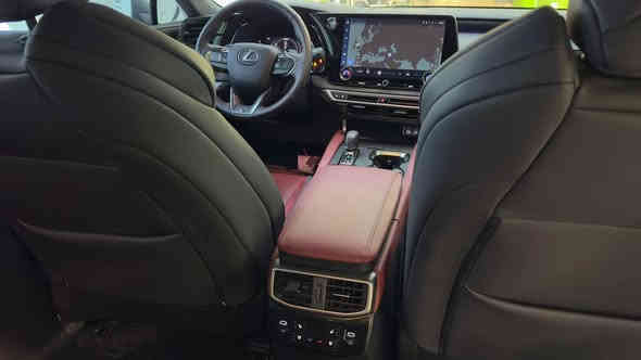 ماشی41 الف مايل rx500سعر50000$مراوس فقط ليكزار 2024 وهاي موديل2023 ***********
